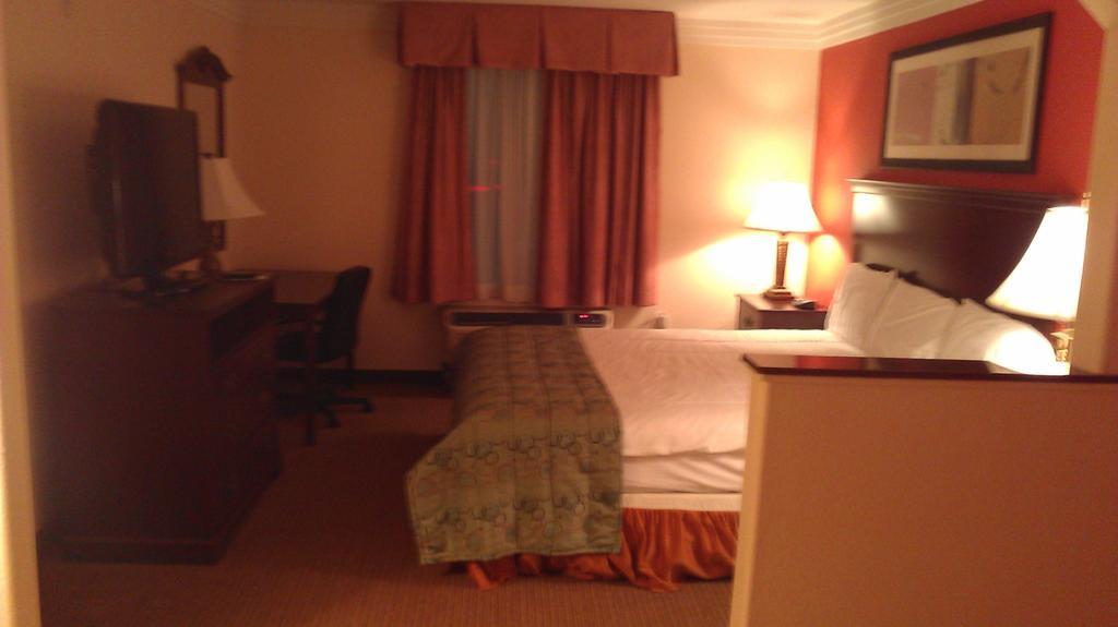 Robinson Inn And Suites ภายนอก รูปภาพ