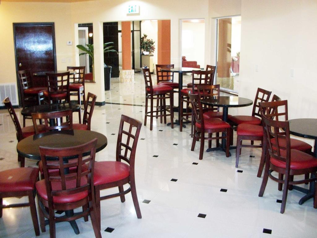 Robinson Inn And Suites ภายนอก รูปภาพ