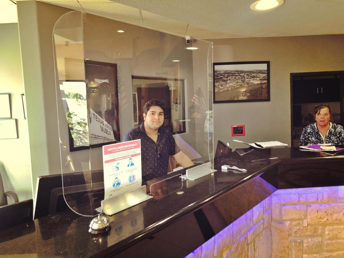 Robinson Inn And Suites ภายนอก รูปภาพ